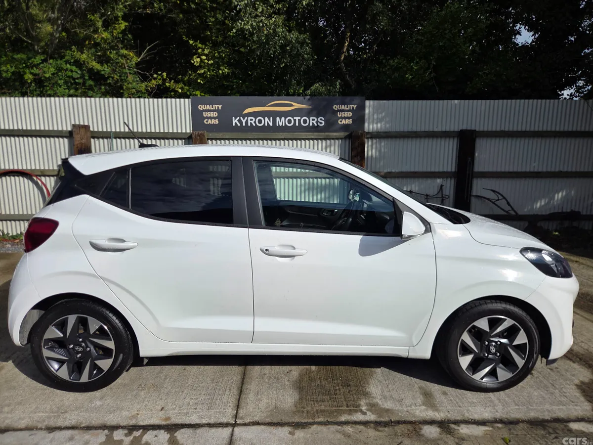 Hyundai i10 Hatchback, Petrol, 2023, White