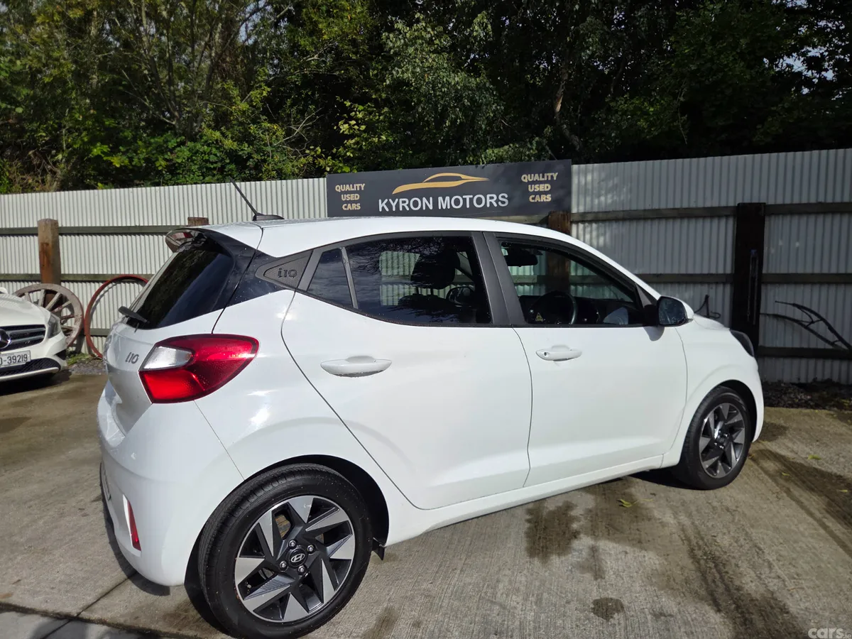 Hyundai i10 Hatchback, Petrol, 2023, White