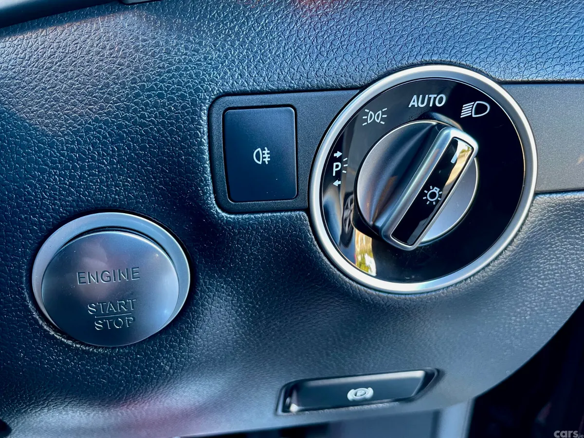 Mercedes-Benz B-Class MPV, Petrol, 2018, Black