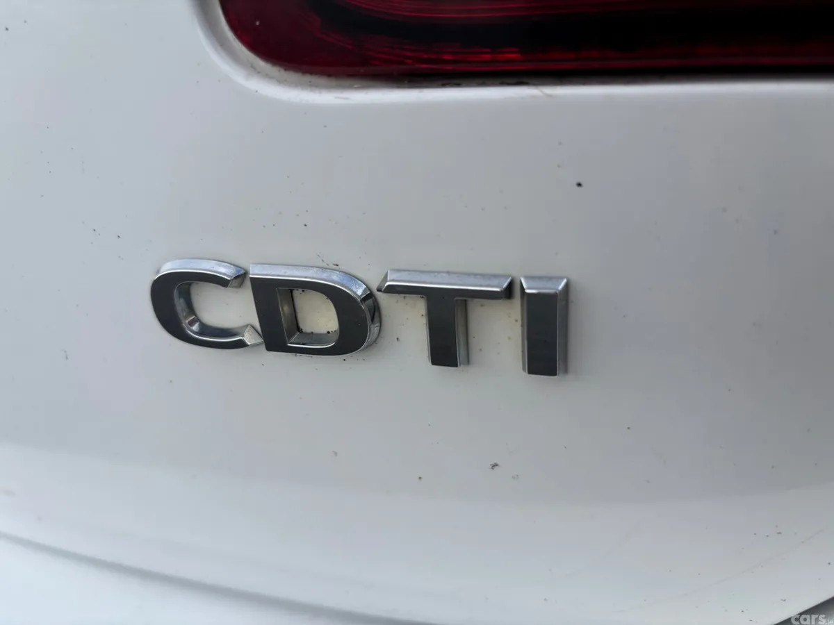 Opel Astra Hatchback, Diesel, 2011, White