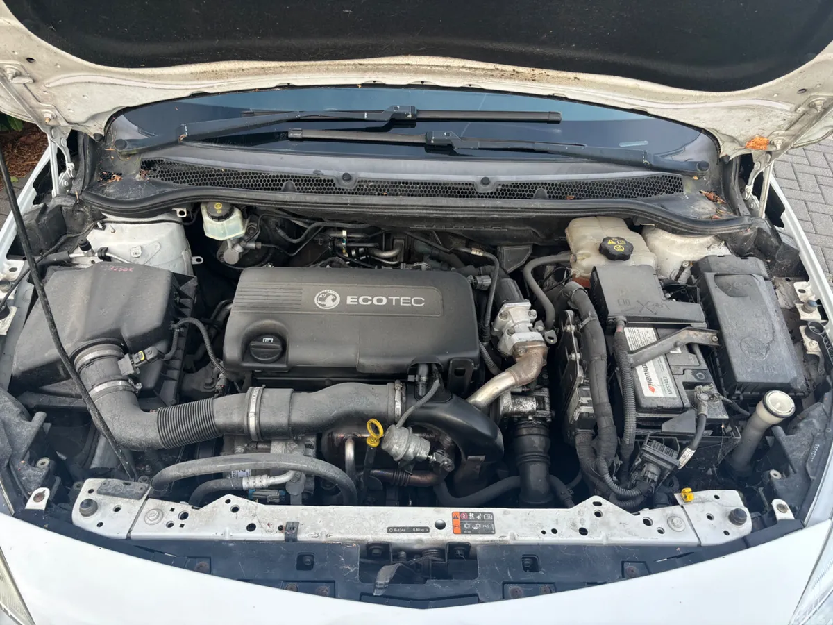 Opel Astra Hatchback, Diesel, 2011, White