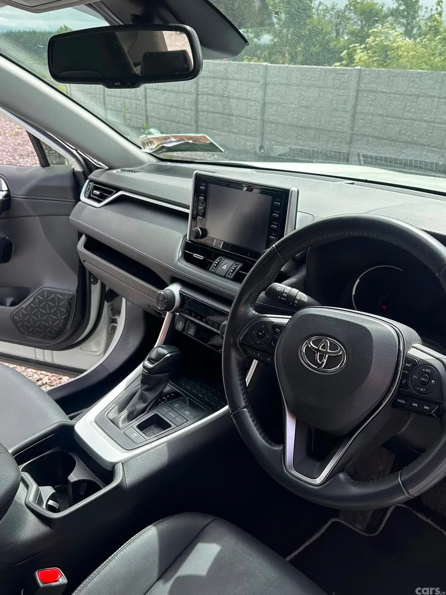 Toyota RAV4 SUV, Petrol Hybrid, 2022, White