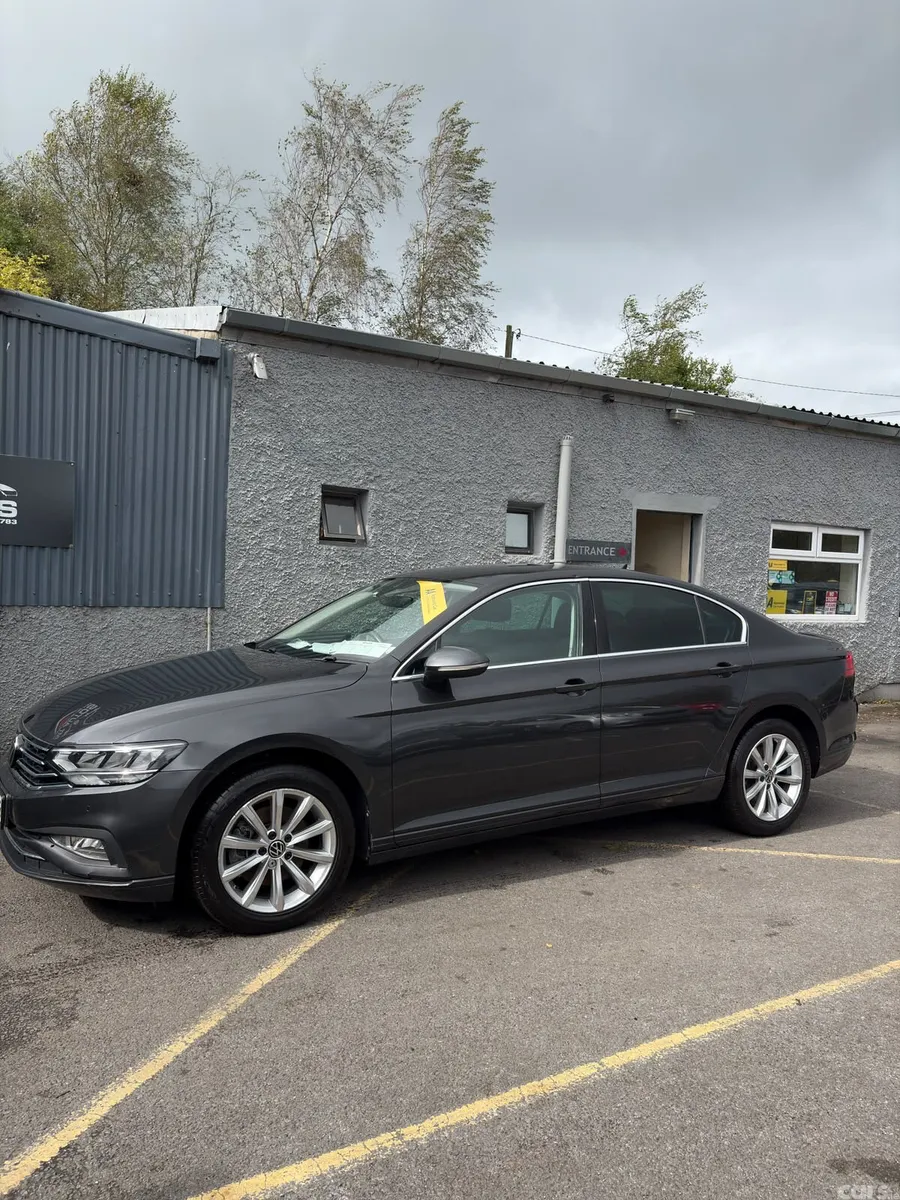 Volkswagen Passat Saloon, Diesel, 2022, Grey