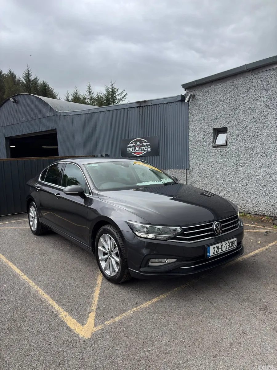 Volkswagen Passat Saloon, Diesel, 2022, Grey