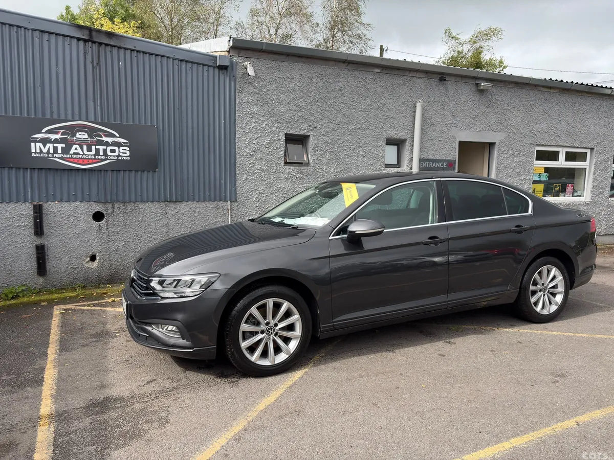 Volkswagen Passat Saloon, Diesel, 2022, Grey