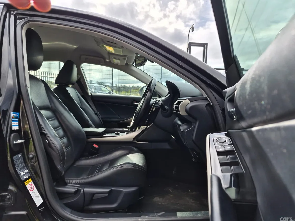 Lexus IS Saloon, Petrol Hybrid, 2015, Black