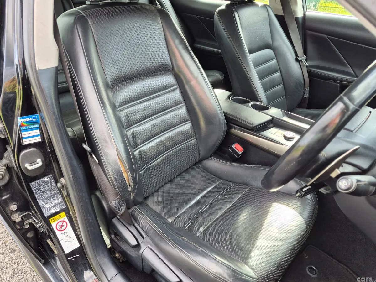Lexus IS Saloon, Petrol Hybrid, 2015, Black