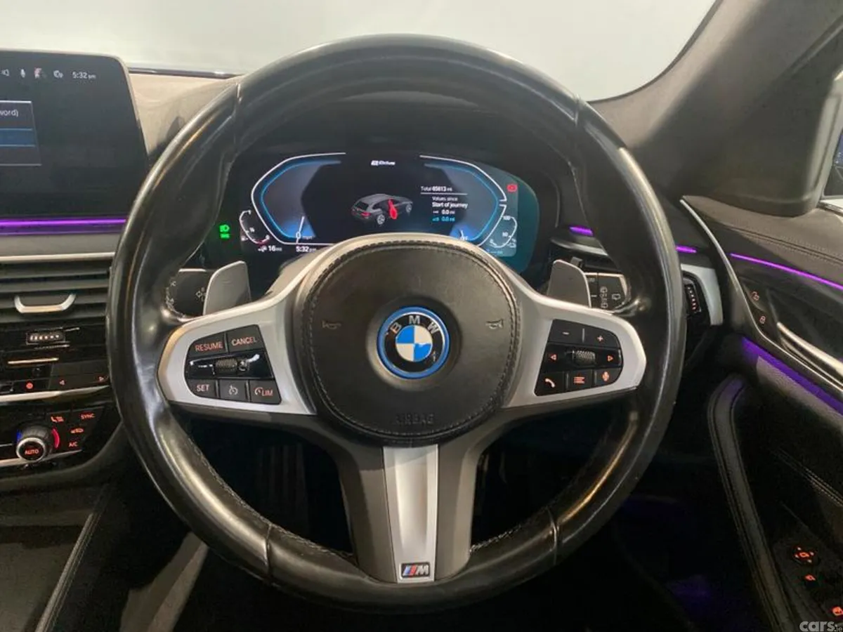 BMW 5-Series Estate, Petrol Hybrid, 2022, Blue