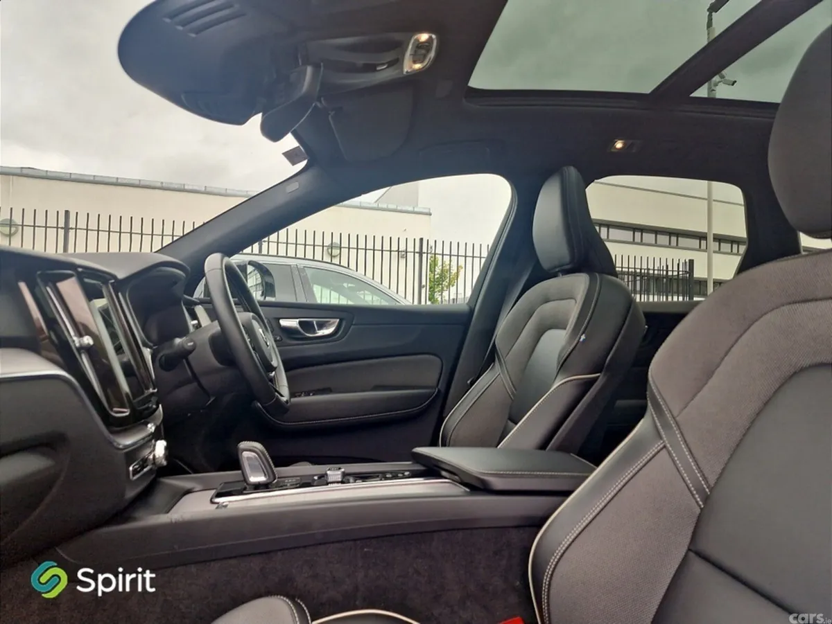 Volvo XC60 SUV, Petrol Plug-in Hybrid, 2021, White