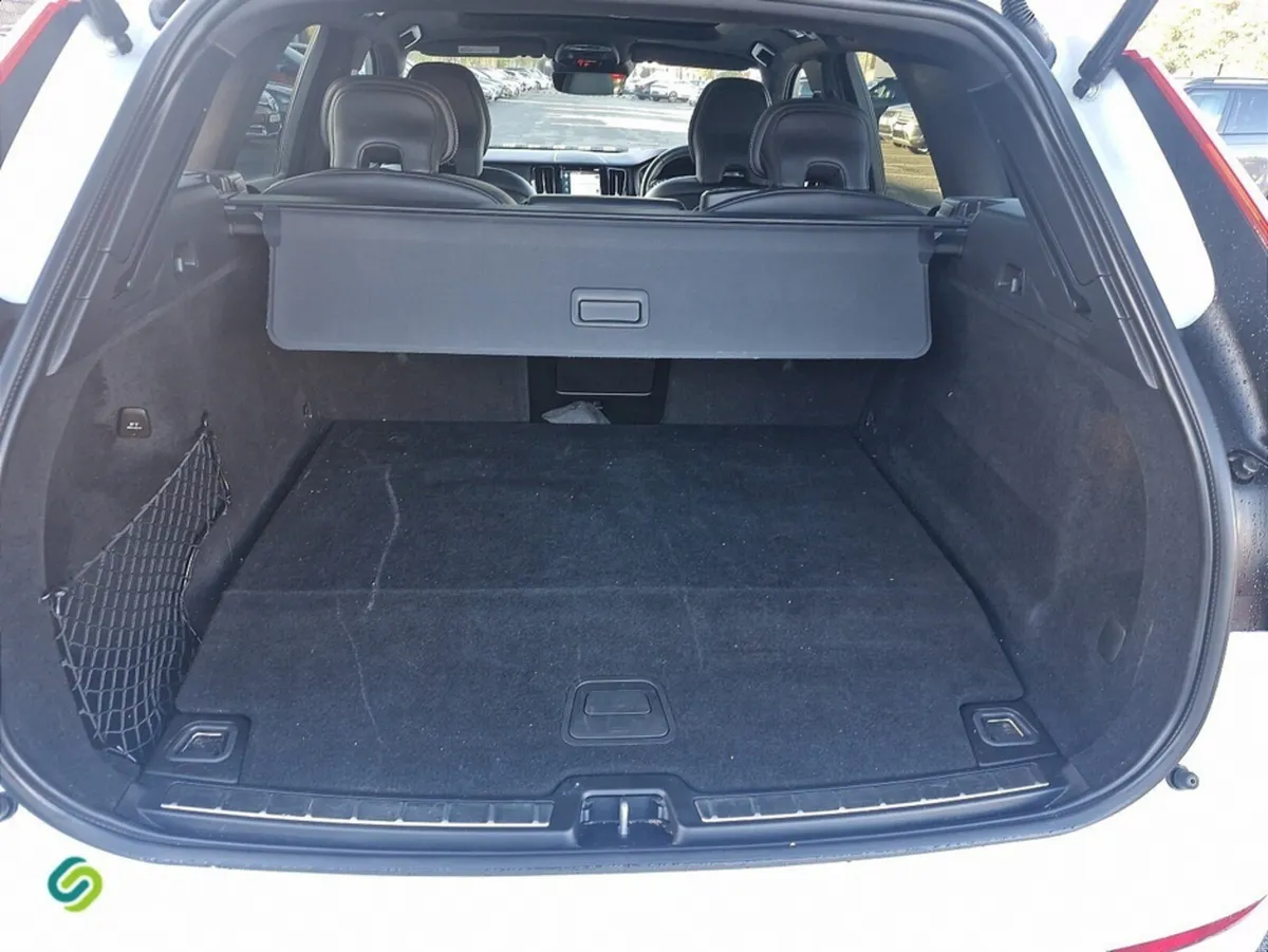 Volvo XC60 SUV, Petrol Plug-in Hybrid, 2021, White