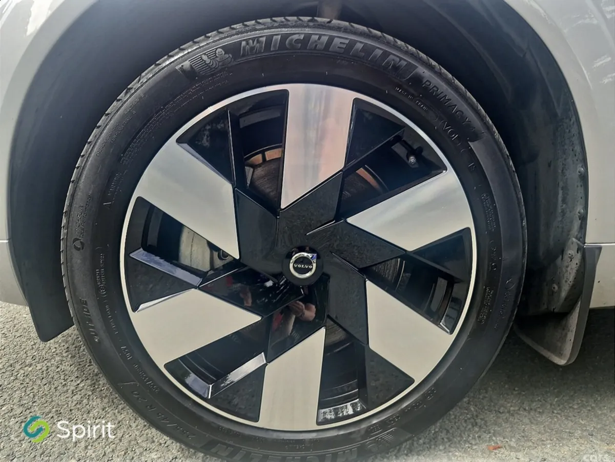 Volvo XC60 SUV, Petrol Plug-in Hybrid, 2025, Silver