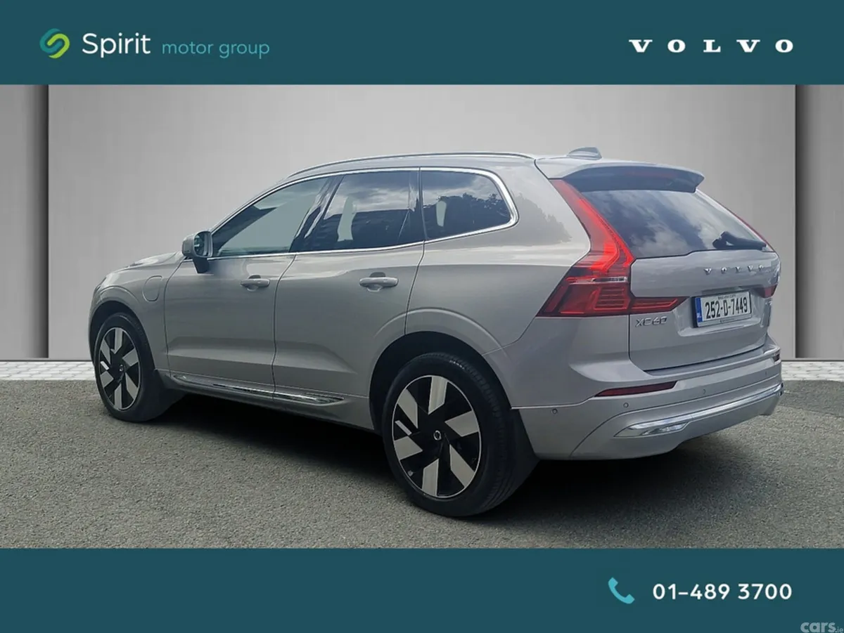Volvo XC60 SUV, Petrol Plug-in Hybrid, 2025, Silver