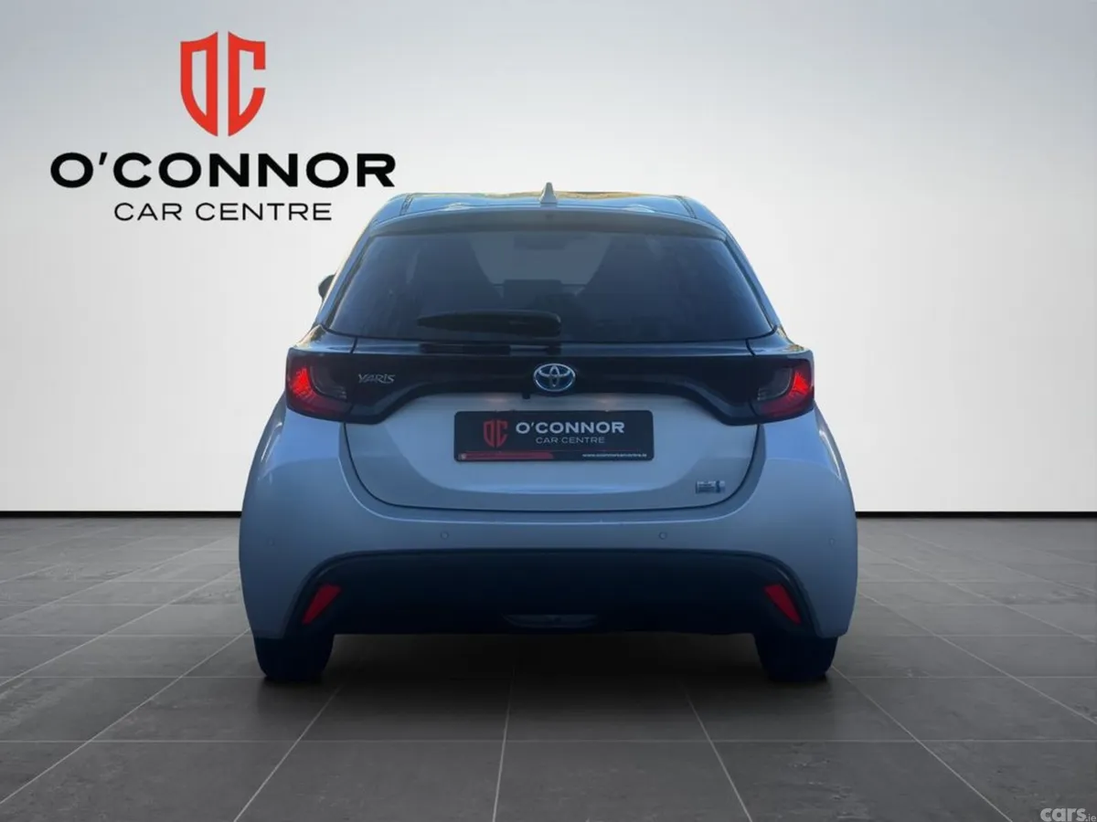 Toyota Yaris Hatchback, Petrol Hybrid, 2021, Silver