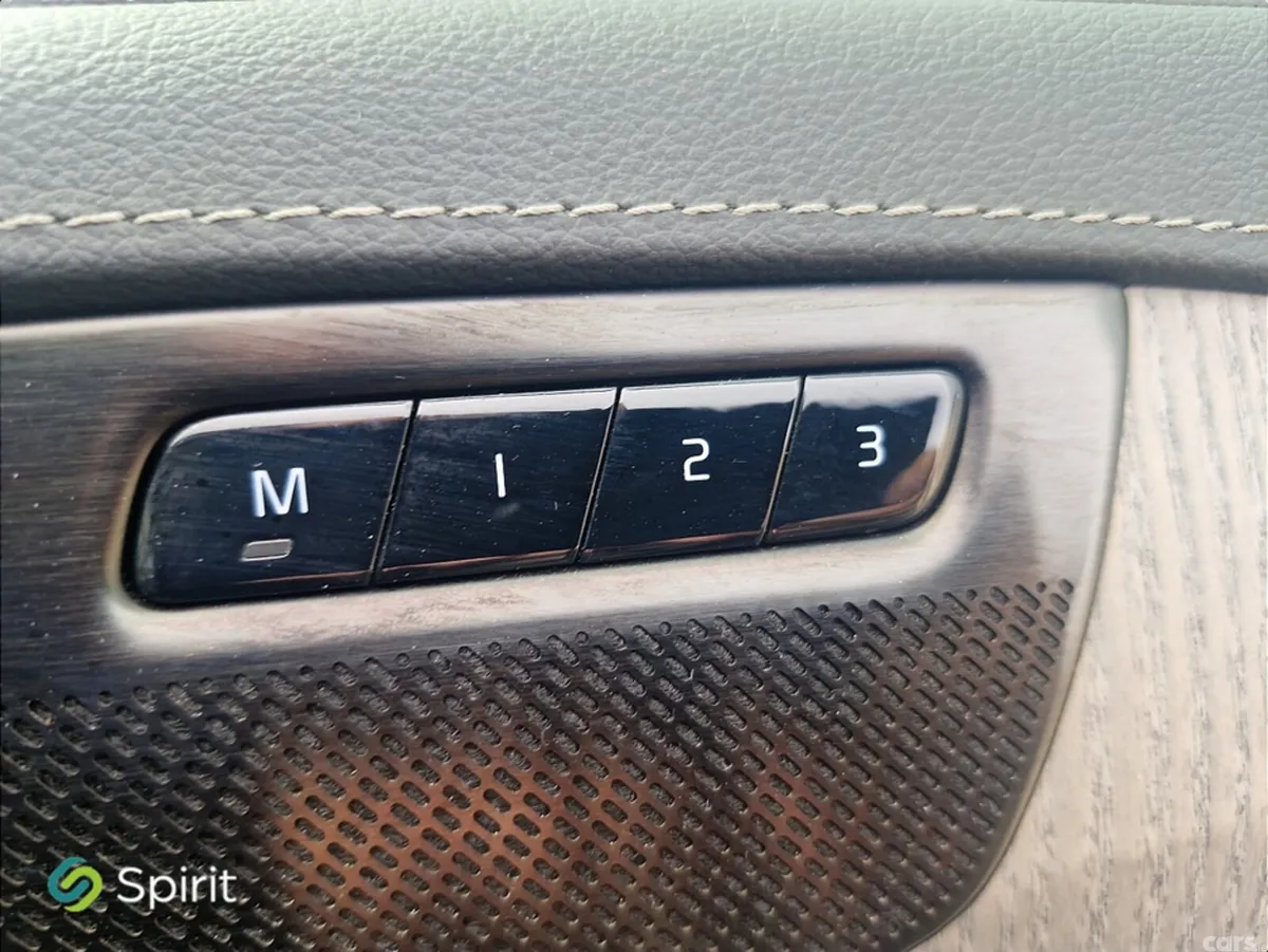 Volvo XC90 MPV, Petrol Plug-in Hybrid, 2023, Silver
