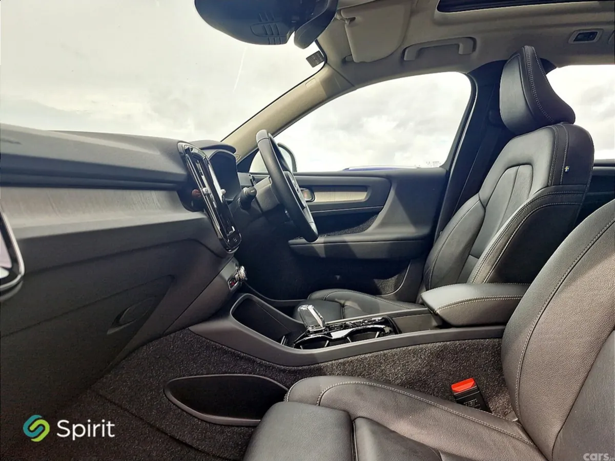 Volvo XC40 SUV, Petrol Plug-in Hybrid, 2021, White