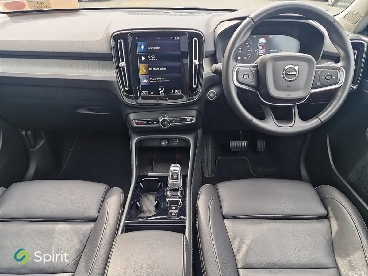 Volvo XC40 SUV, Petrol Plug-in Hybrid, 2021, White