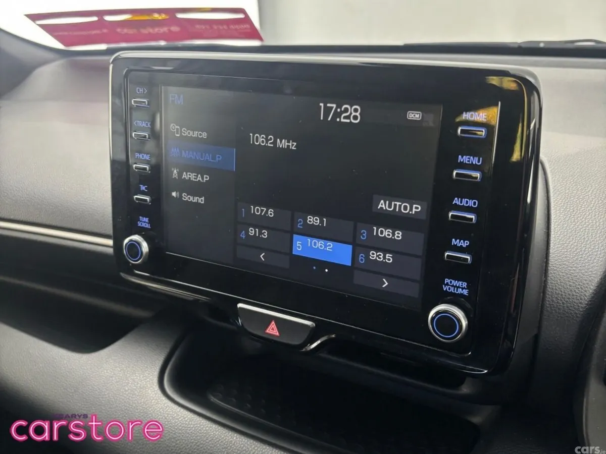 Toyota Yaris Hatchback, Petrol Hybrid, 2021, White