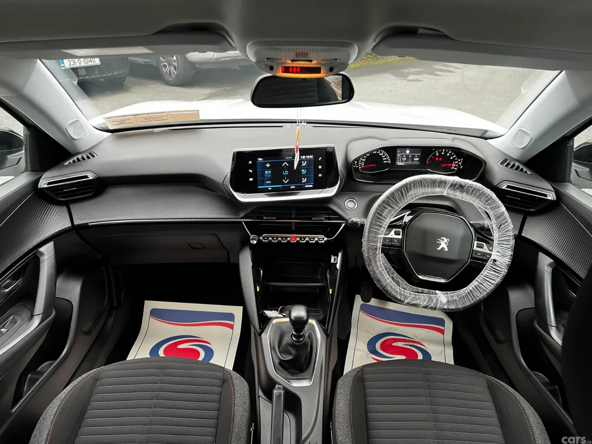 Peugeot 2008 MPV, Diesel, 2022, White