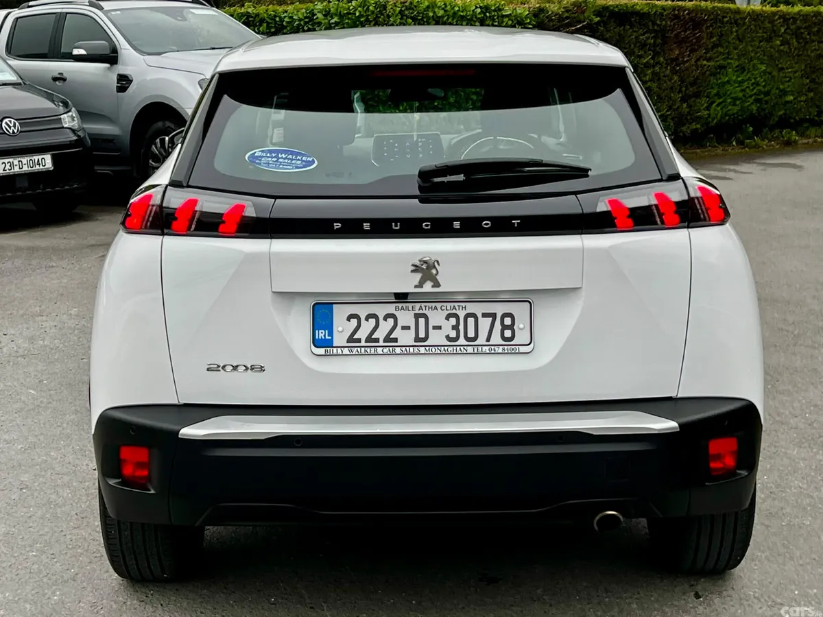 Peugeot 2008 MPV, Diesel, 2022, White