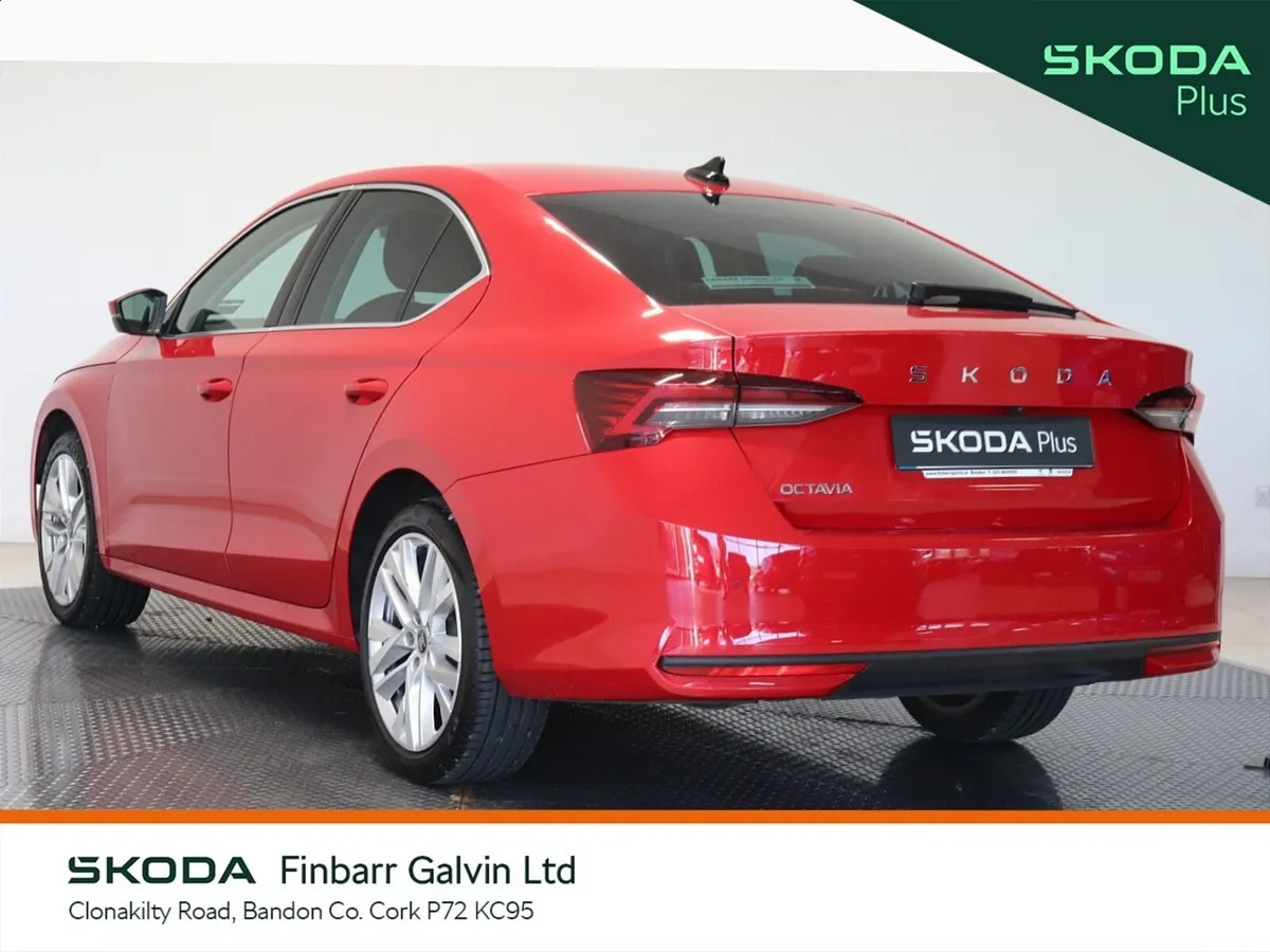 Skoda Octavia Saloon, Diesel, 2026, Red