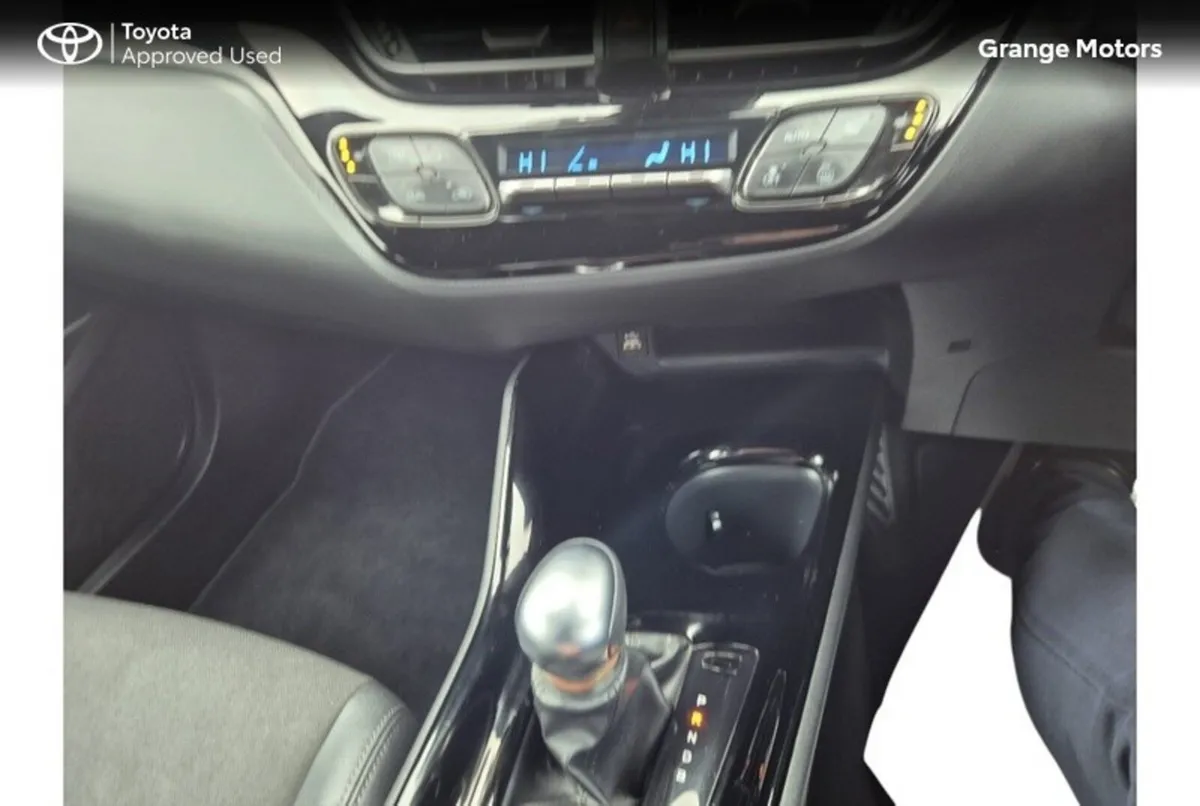 Toyota C-HR SUV, Petrol Hybrid, 2023, Grey