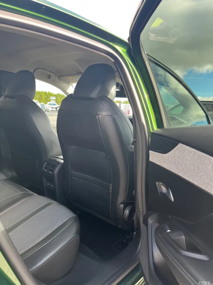 Peugeot 308 Hatchback, Diesel, 2023, Green
