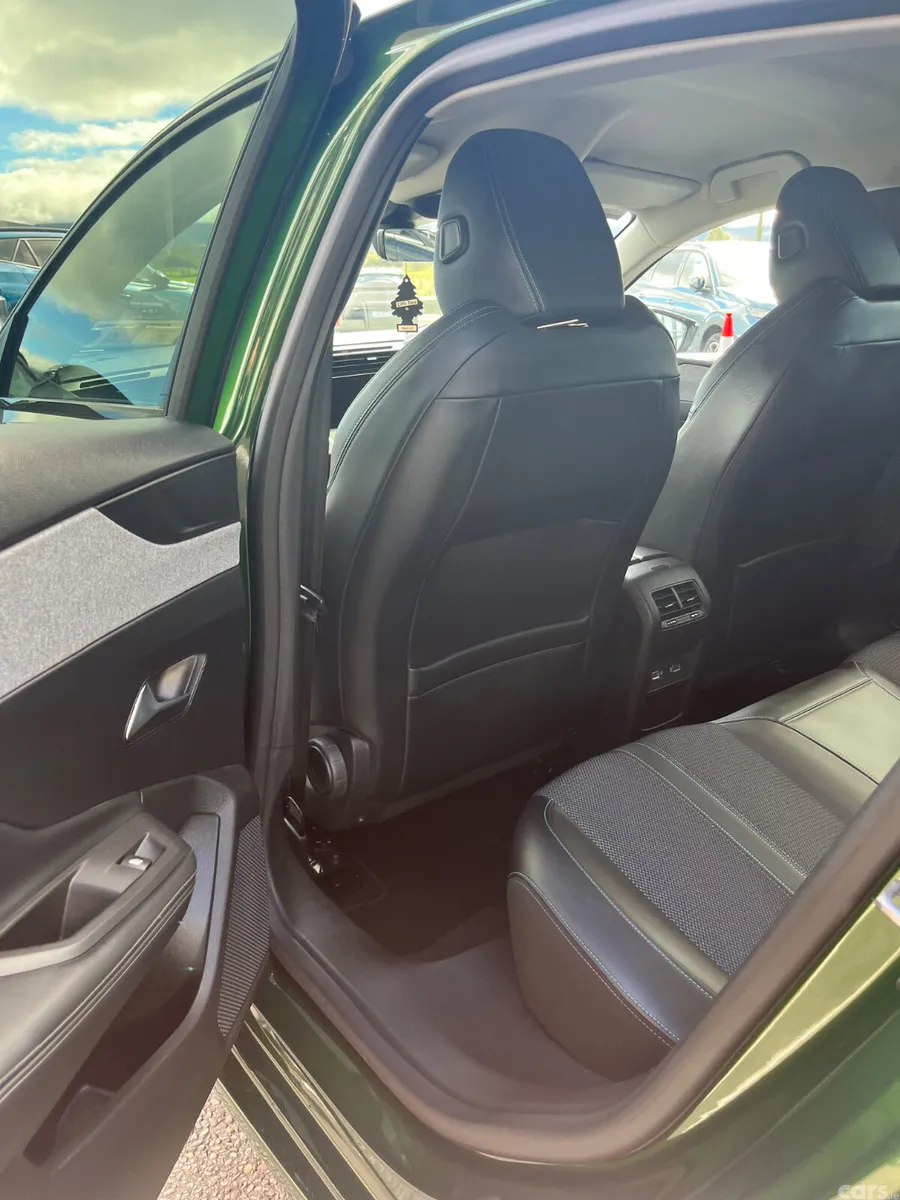Peugeot 308 Hatchback, Diesel, 2023, Green