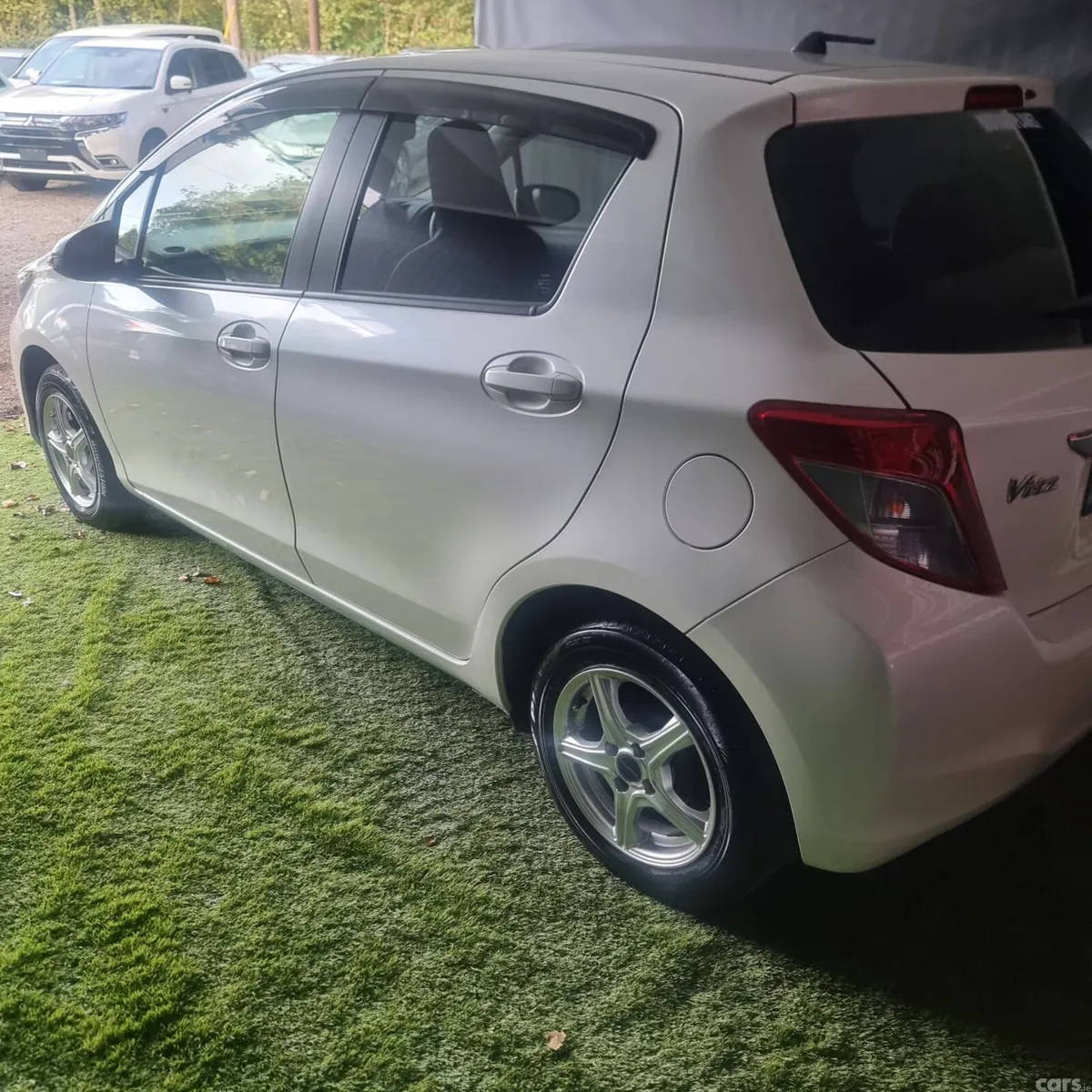 Toyota Vitz Hatchback, Petrol, 2014, Silver
