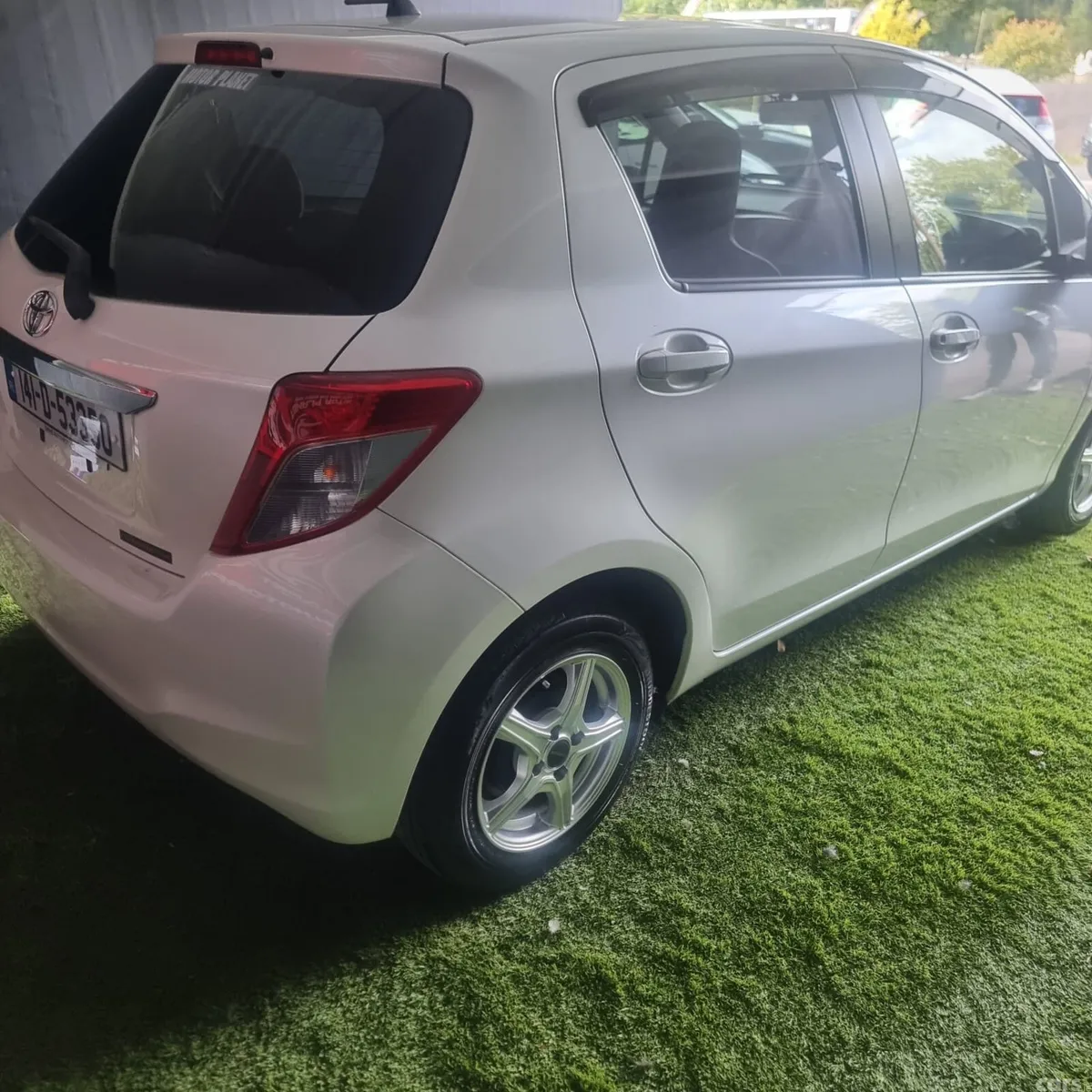 Toyota Vitz Hatchback, Petrol, 2014, Silver