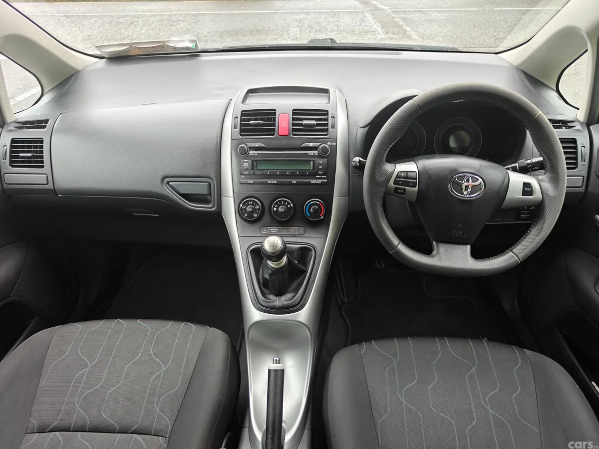 Toyota Auris Hatchback, Diesel, 2011, Silver