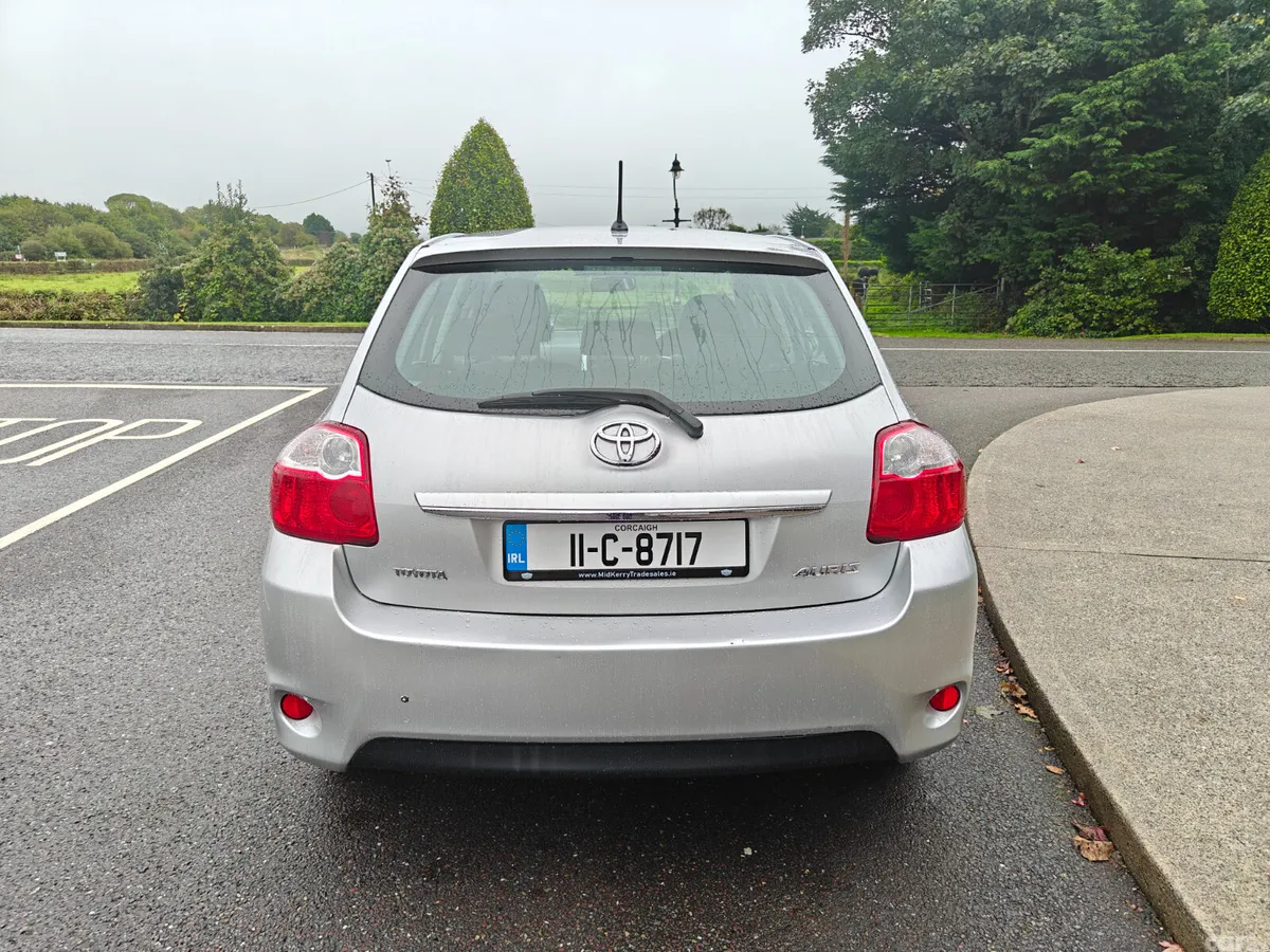 Toyota Auris Hatchback, Diesel, 2011, Silver