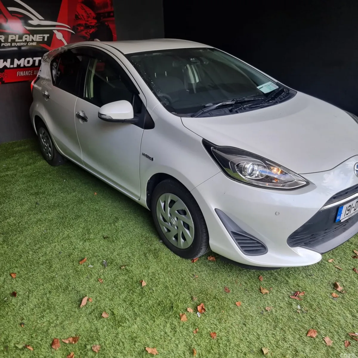 Toyota Aqua Hatchback, Petrol Hybrid, 2019, White