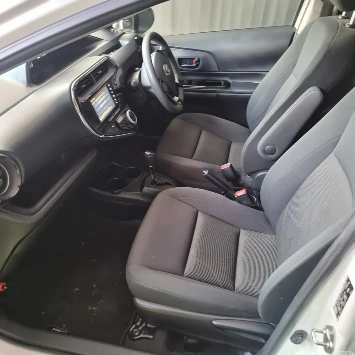 Toyota Aqua Hatchback, Petrol Hybrid, 2019, White
