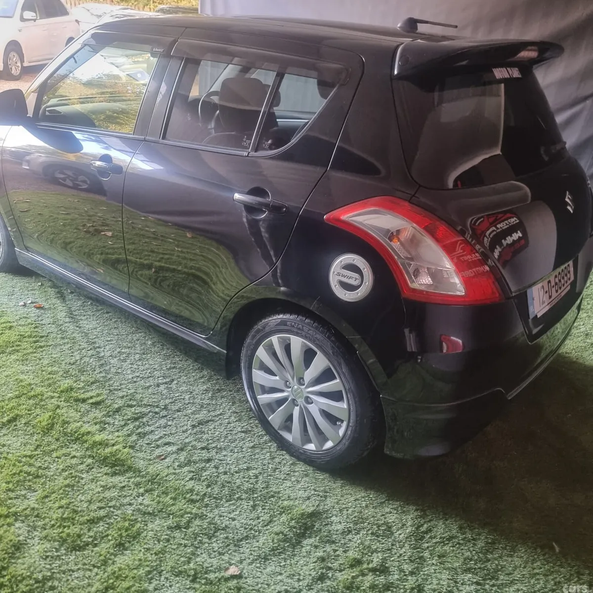 Suzuki Swift Hatchback, Petrol, 2012, Black