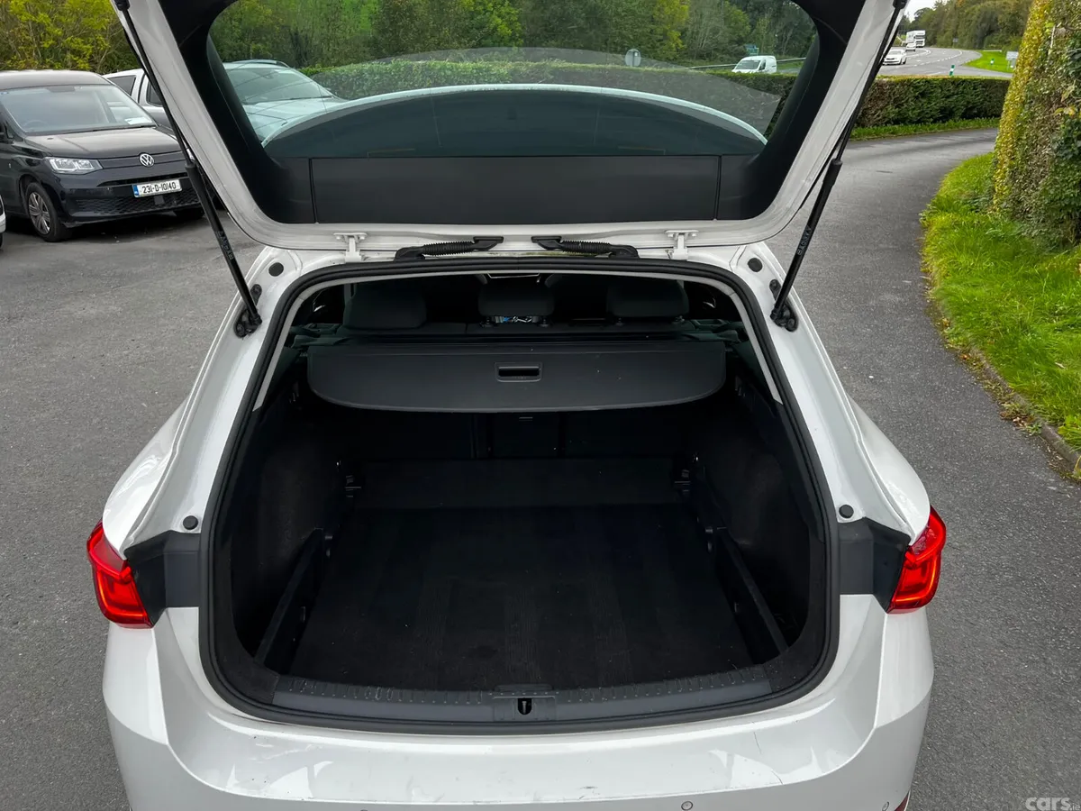 SEAT Leon Estate, Diesel, 2022, White