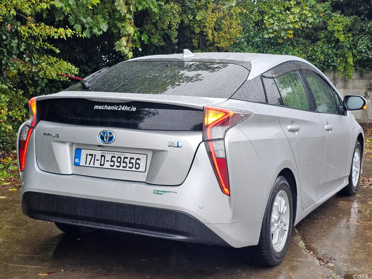 Toyota Prius Hatchback, Petrol Hybrid, 2017, Silver