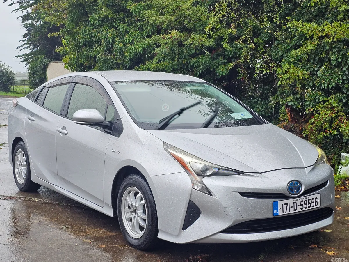 Toyota Prius Hatchback, Petrol Hybrid, 2017, Silver