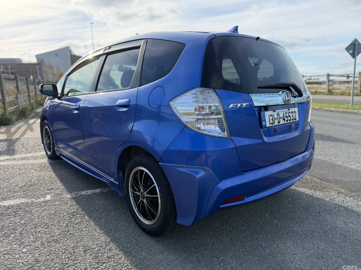 Honda Fit Hatchback, Petrol Hybrid, 2013, Blue
