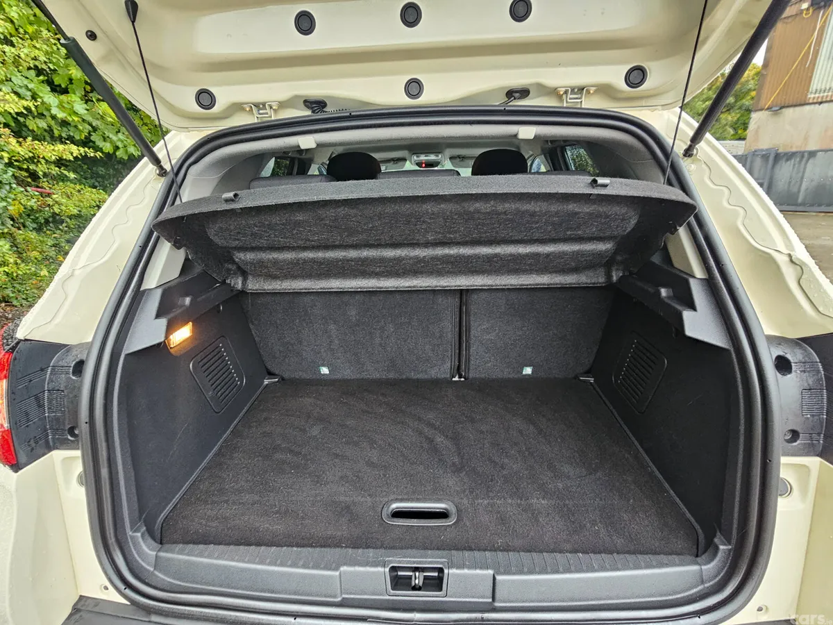 Renault Captur Hatchback, Diesel, 2016, Beige