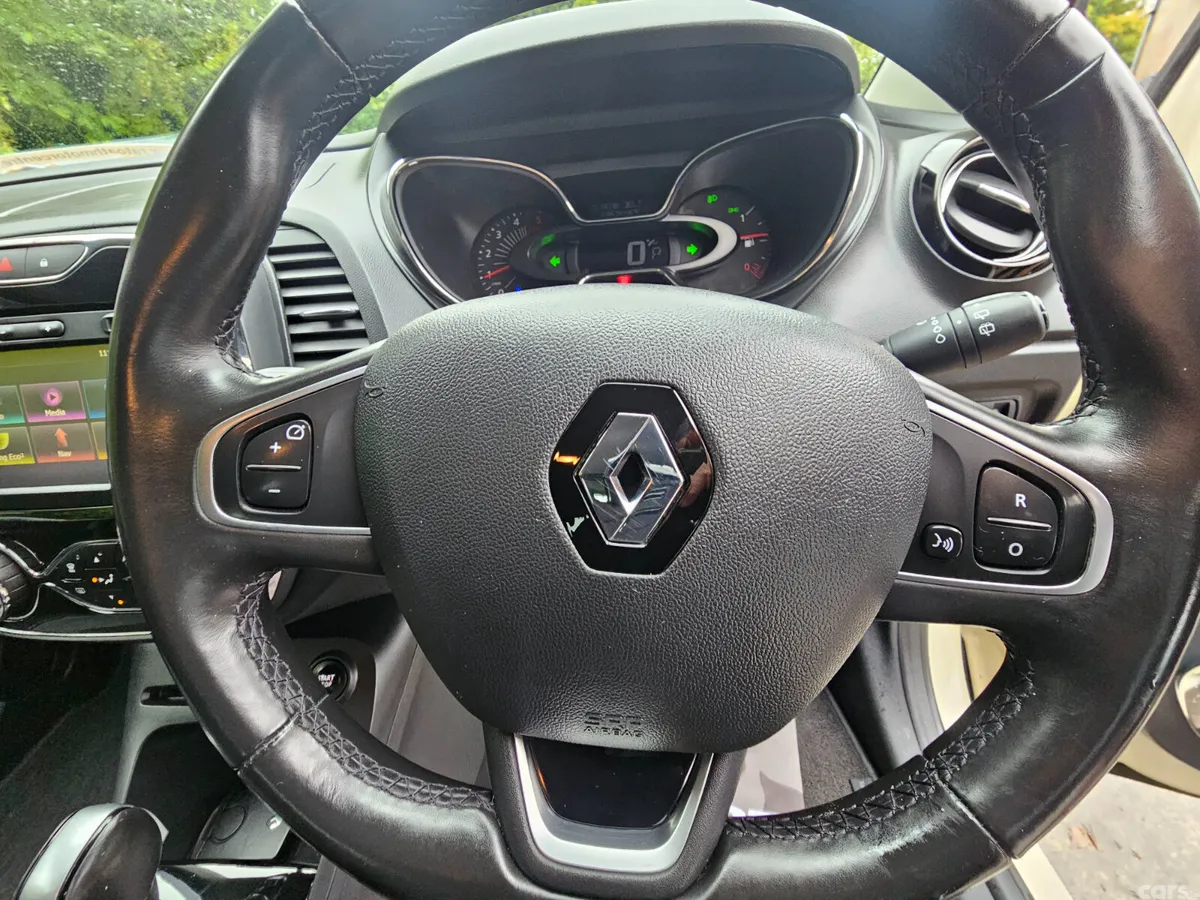 Renault Captur Hatchback, Diesel, 2016, Beige