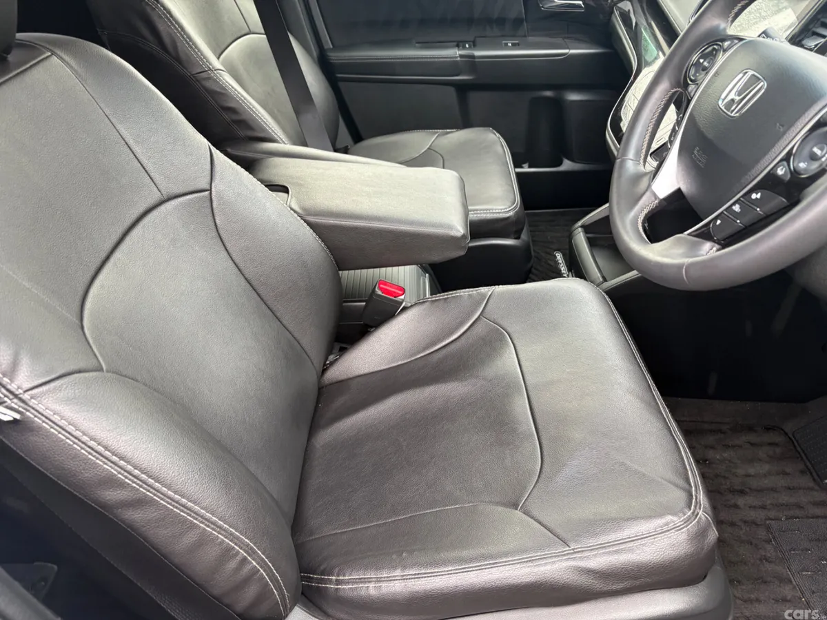 Honda Odyssey MPV, Petrol Hybrid, 2019, White