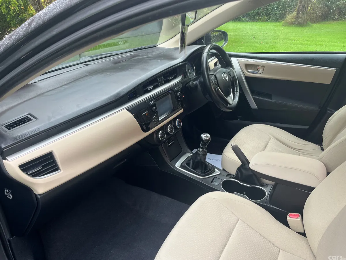 Toyota Corolla Saloon, Diesel, 2014, Grey