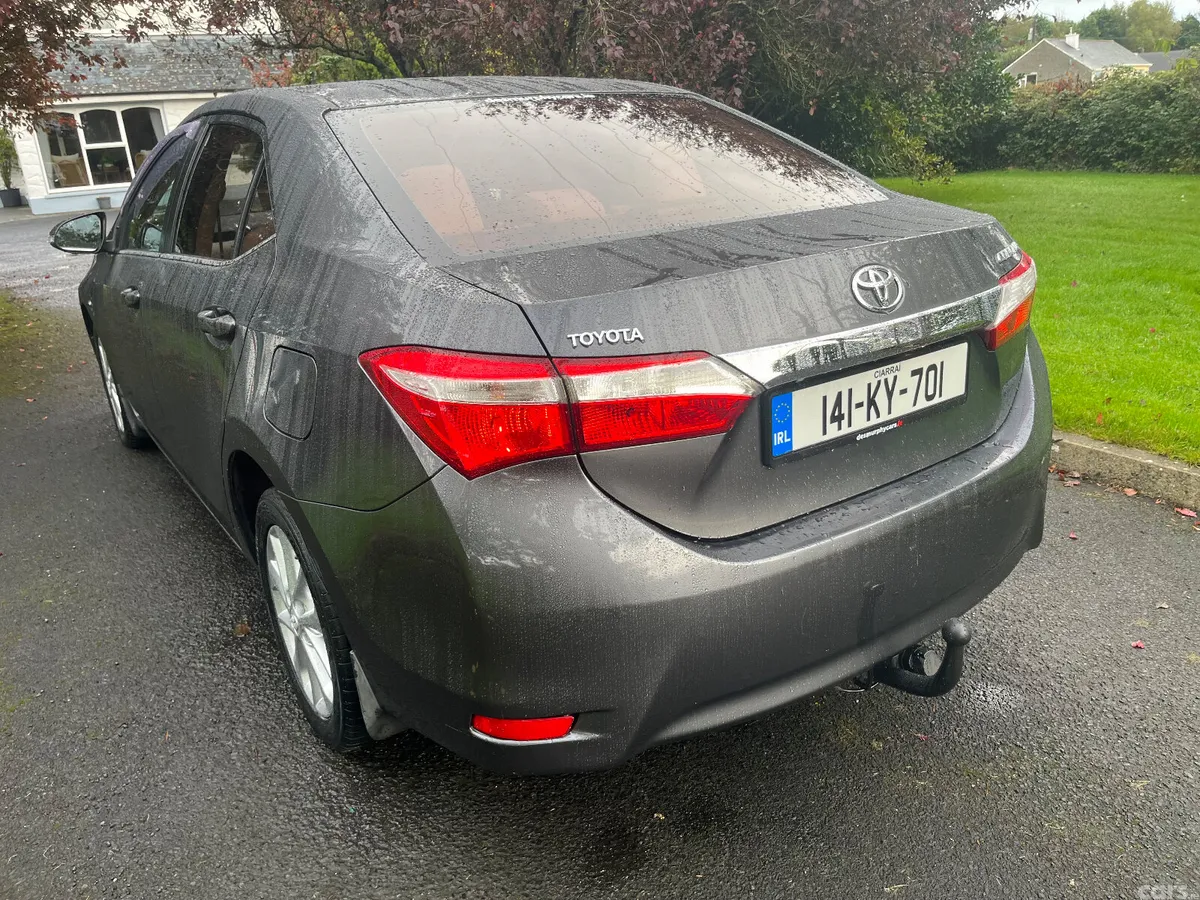 Toyota Corolla Saloon, Diesel, 2014, Grey