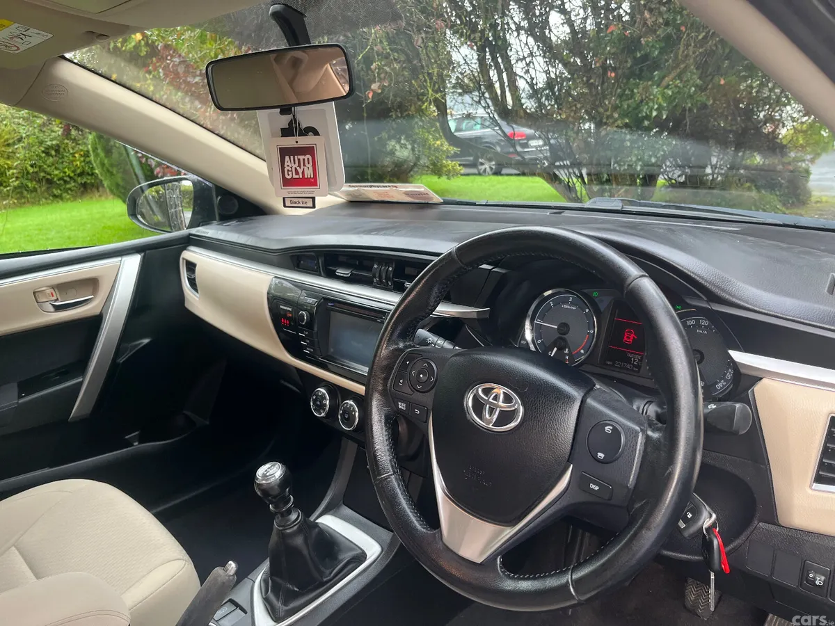 Toyota Corolla Saloon, Diesel, 2014, Grey