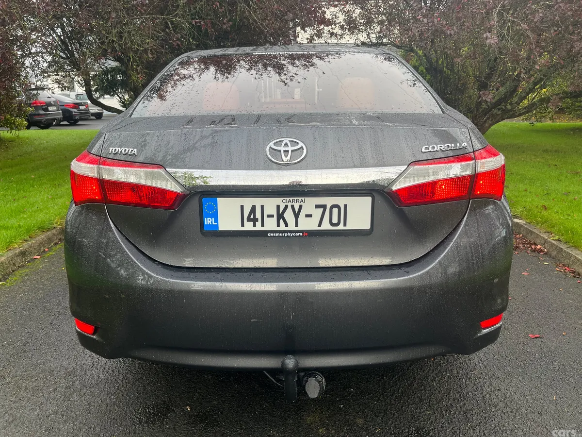 Toyota Corolla Saloon, Diesel, 2014, Grey