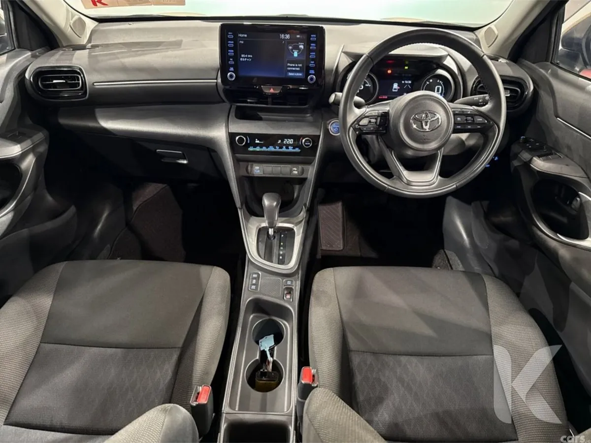 Toyota Yaris Cross SUV, Petrol Hybrid, 2023, Beige