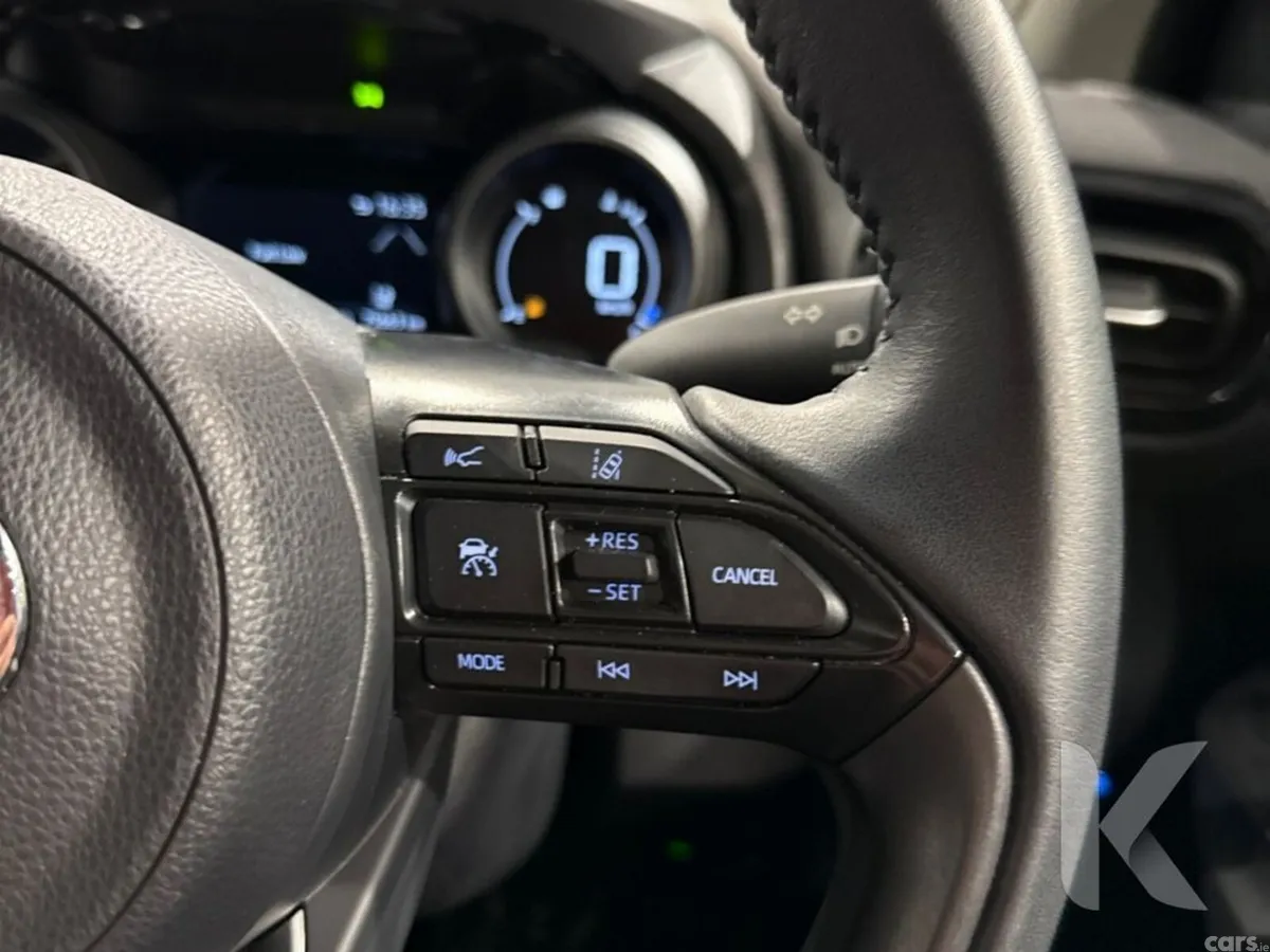 Toyota Yaris Cross SUV, Petrol Hybrid, 2023, Beige