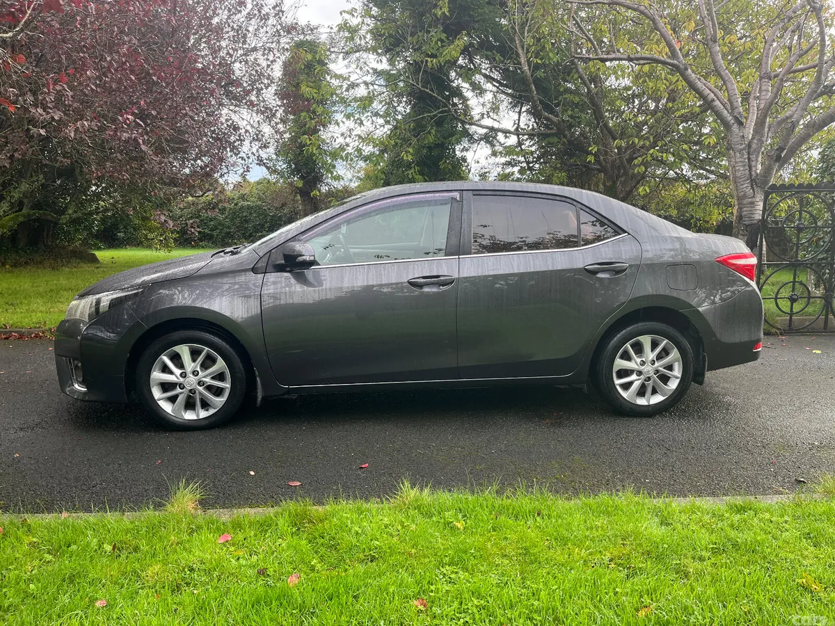 Toyota Corolla Saloon, Diesel, 2014, Grey