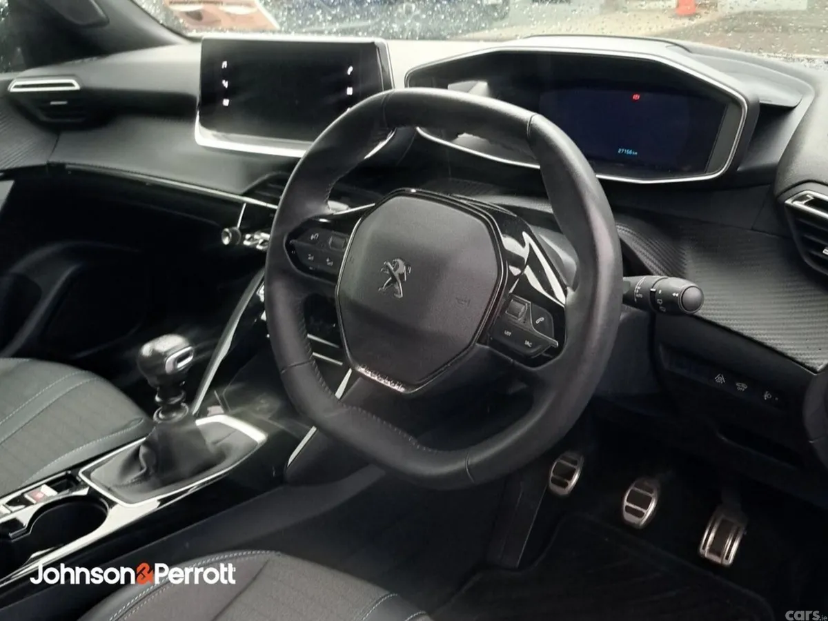 Peugeot 2008 MPV, Petrol, 2023, Grey