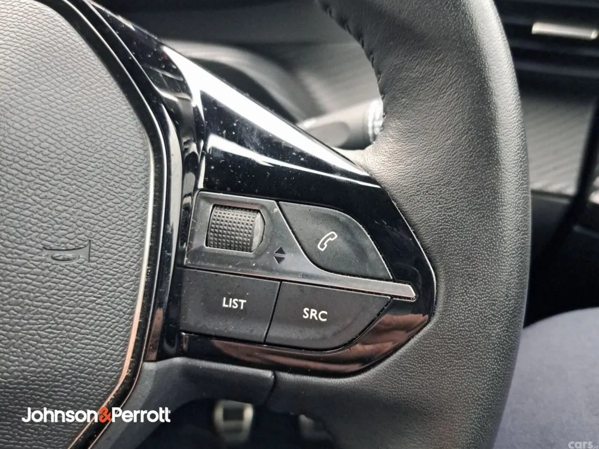 Peugeot 2008 MPV, Petrol, 2023, Grey
